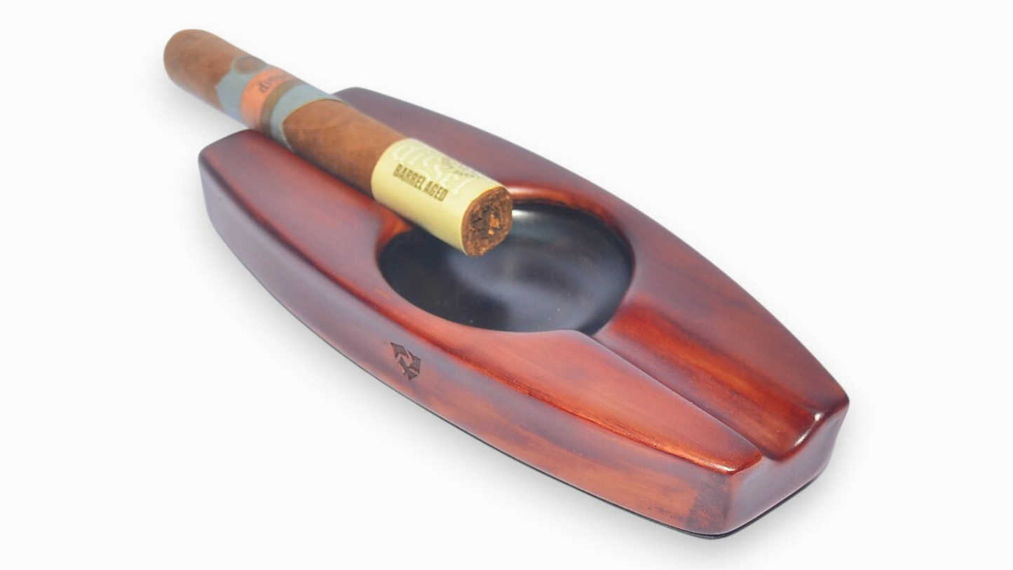Cigar ashtray shaped like a boat with two cigar rests (brown)