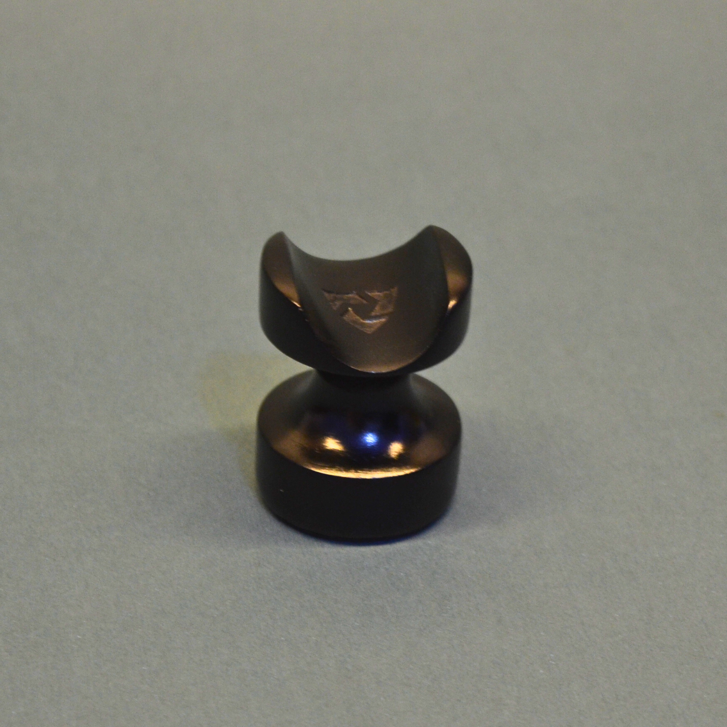 Round cigar holder made of artificial marble (black)