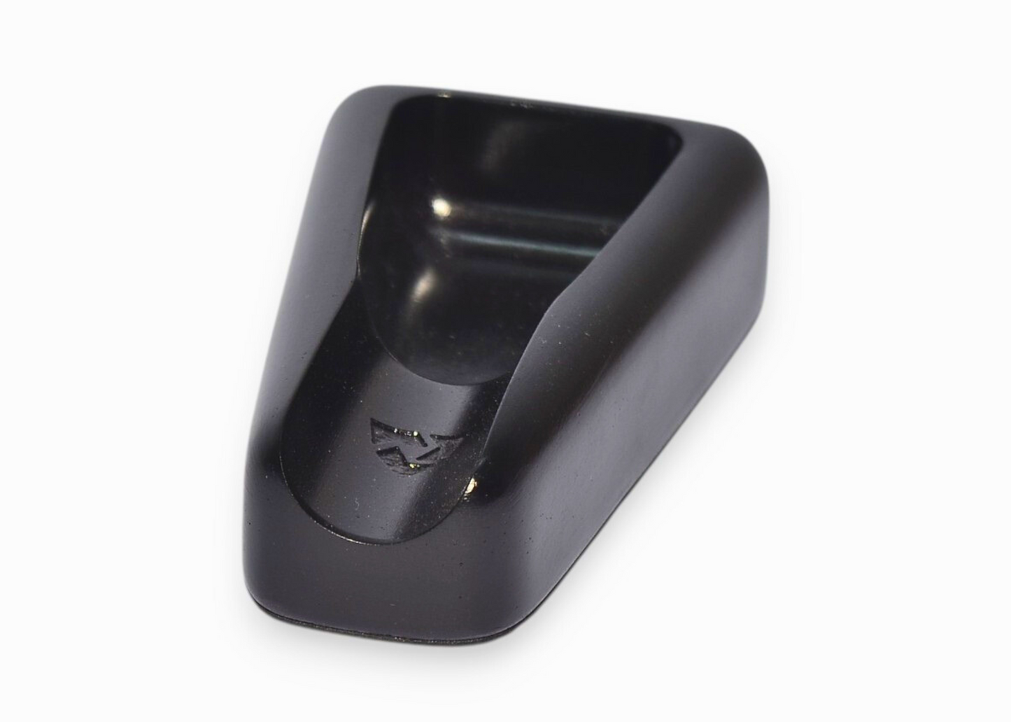 A small triangular cigar ashtray with a single cigar rest (black)