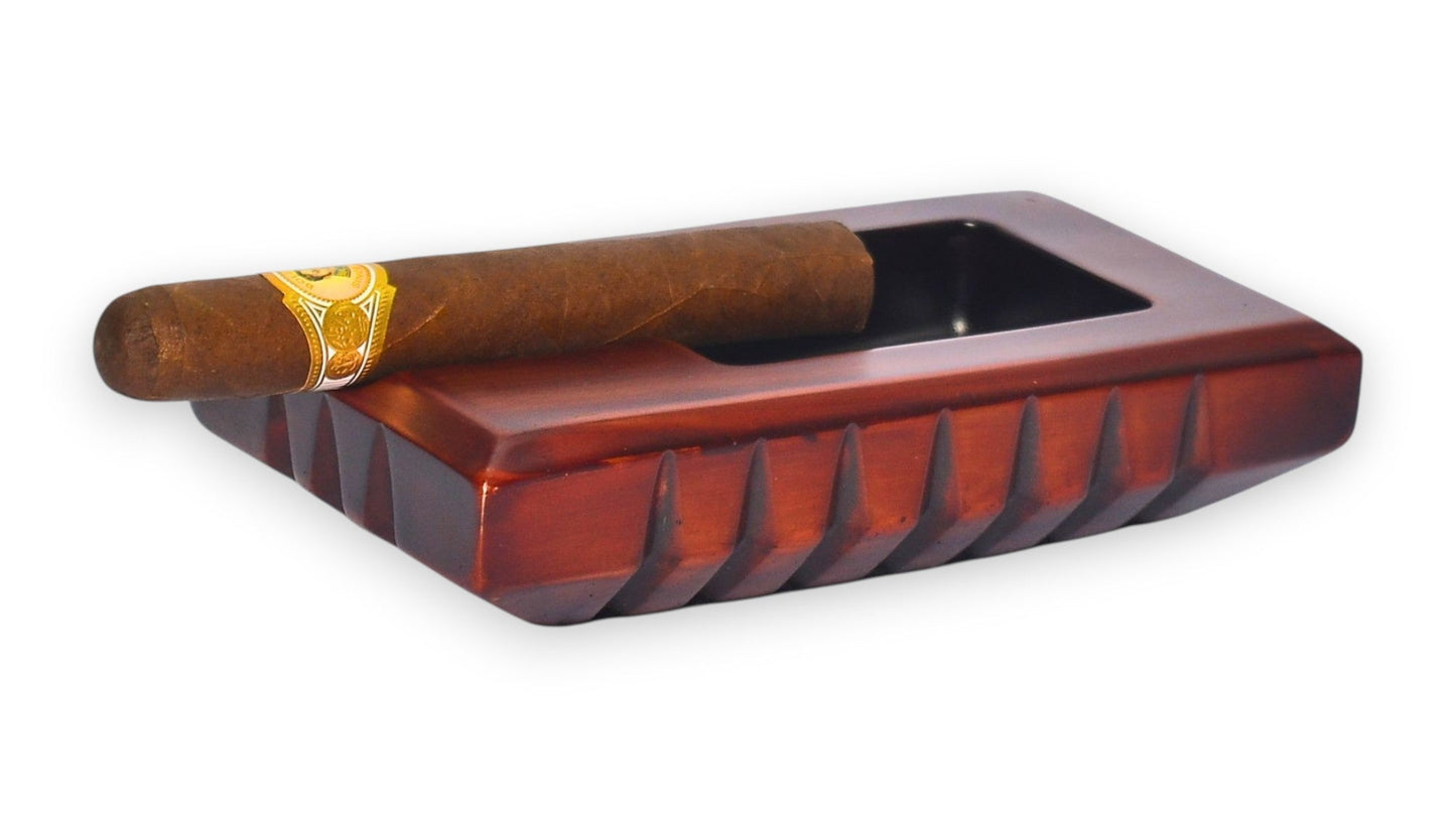 Rectangular cigar ashtray with a luxurious design and a single cigar rest (brown)