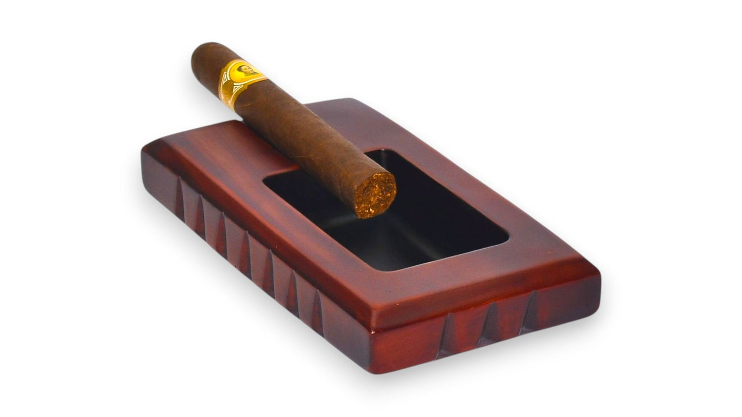 Rectangular cigar ashtray with a luxurious design and a single cigar rest (brown)